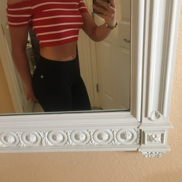 Off Shoulder Crop Top Red White NWT - Picture 8 of 8